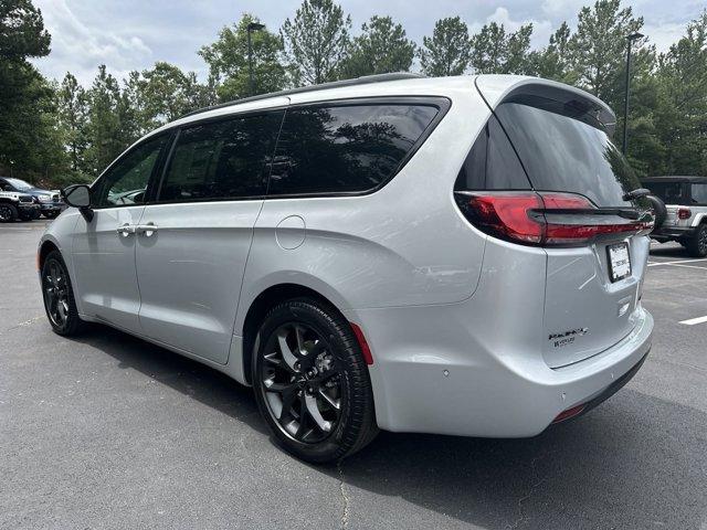 new 2024 Chrysler Pacifica car, priced at $54,005