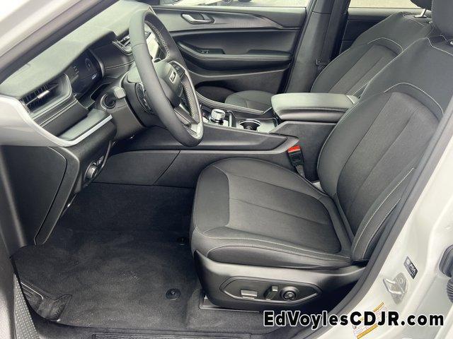 used 2025 Jeep Grand Cherokee car, priced at $31,820