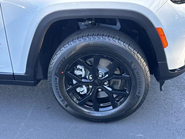 new 2025 Jeep Grand Cherokee L car, priced at $41,101