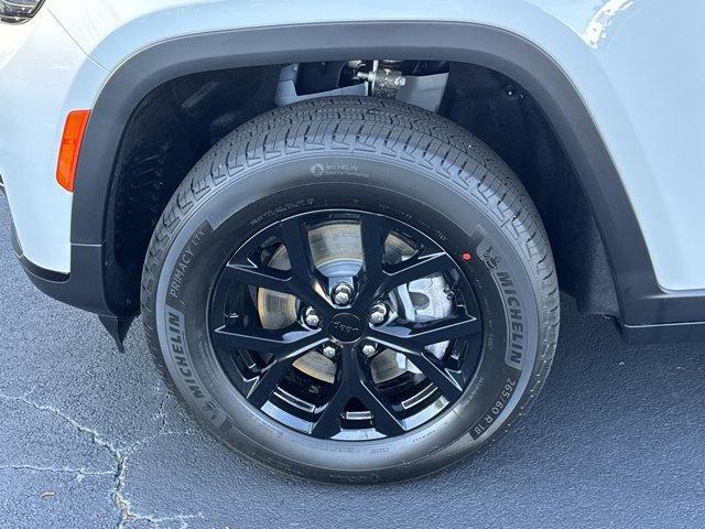 new 2025 Jeep Grand Cherokee L car, priced at $41,101