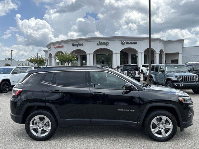 new 2024 Jeep Compass car, priced at $25,000