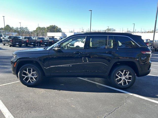 new 2025 Jeep Grand Cherokee car, priced at $45,698