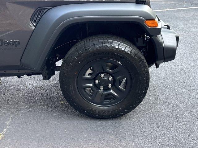 new 2025 Jeep Wrangler car, priced at $36,711