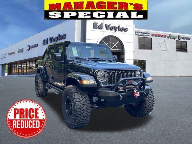 new 2025 Jeep Gladiator car, priced at $62,051