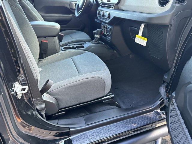 new 2025 Jeep Gladiator car, priced at $62,051