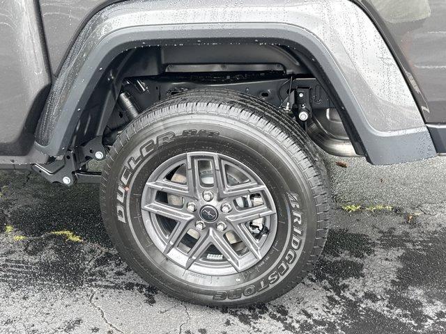 new 2025 Jeep Gladiator car, priced at $44,268