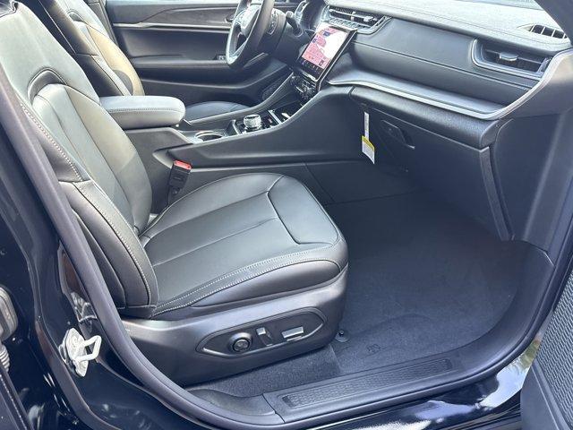 new 2025 Jeep Grand Cherokee car, priced at $37,856