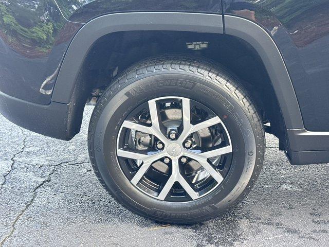 new 2025 Jeep Grand Cherokee car, priced at $37,856