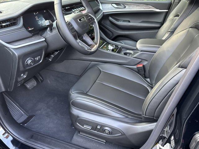 new 2025 Jeep Grand Cherokee car, priced at $37,856