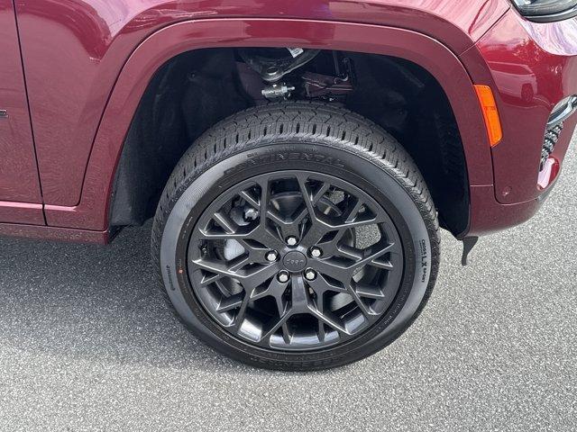 new 2025 Jeep Grand Cherokee car, priced at $61,152