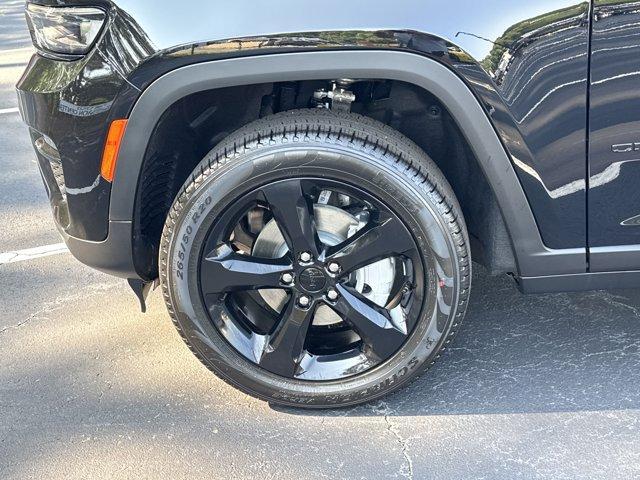 new 2025 Jeep Grand Cherokee car, priced at $43,327