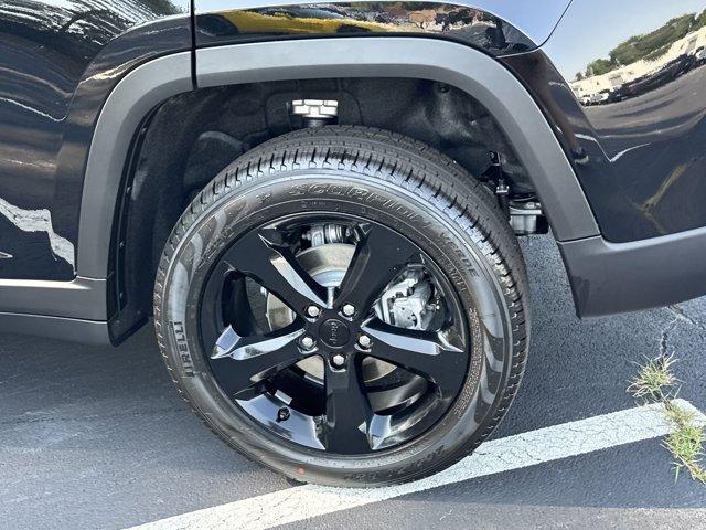 new 2025 Jeep Grand Cherokee car, priced at $43,327