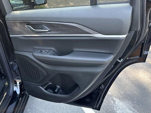 new 2025 Jeep Grand Cherokee car, priced at $43,327