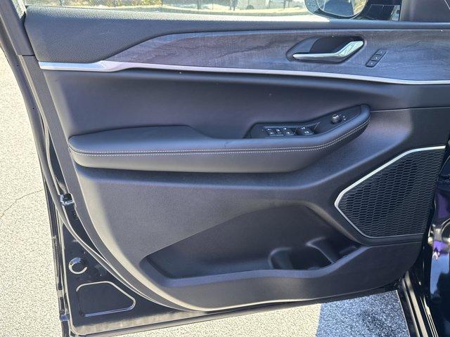 new 2025 Jeep Grand Cherokee car, priced at $46,795