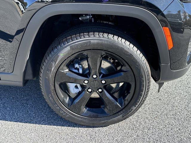 new 2025 Jeep Grand Cherokee car, priced at $46,795