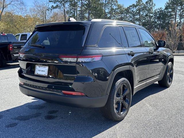 new 2025 Jeep Grand Cherokee car, priced at $46,795