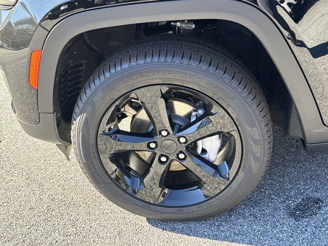 new 2025 Jeep Grand Cherokee car, priced at $46,795