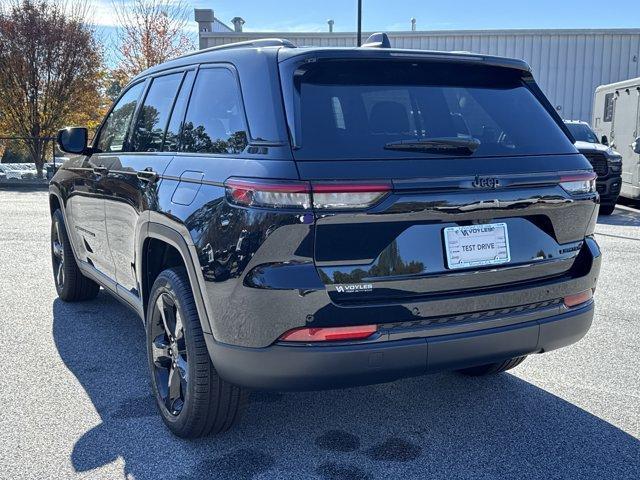 new 2025 Jeep Grand Cherokee car, priced at $46,795