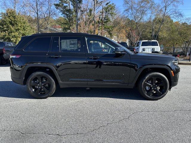 new 2025 Jeep Grand Cherokee car, priced at $46,795