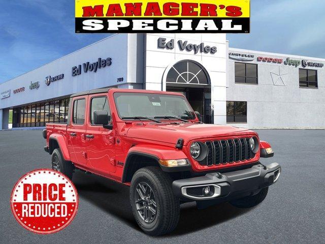 new 2024 Jeep Gladiator car, priced at $43,640