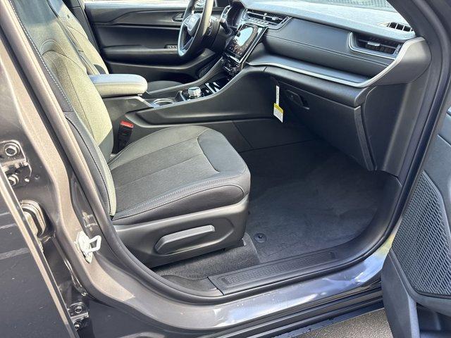 new 2025 Jeep Grand Cherokee car, priced at $37,203
