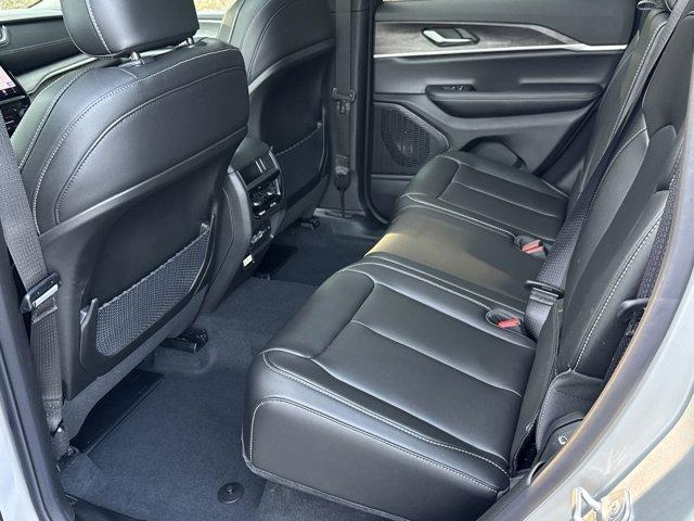 new 2025 Jeep Grand Cherokee car, priced at $43,327