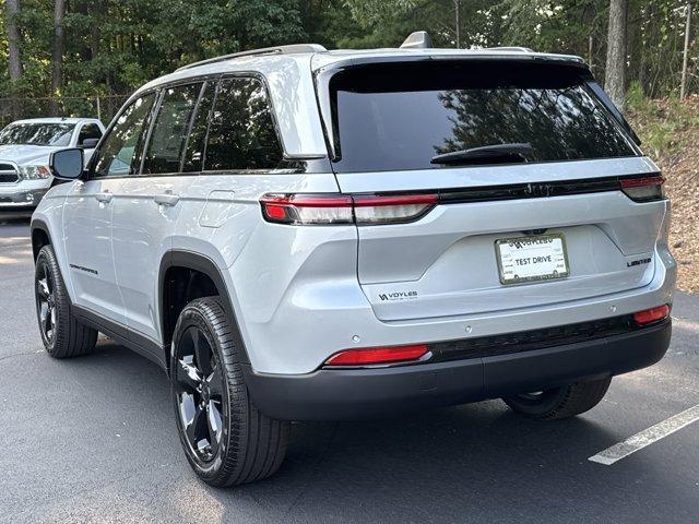 new 2025 Jeep Grand Cherokee car, priced at $43,327