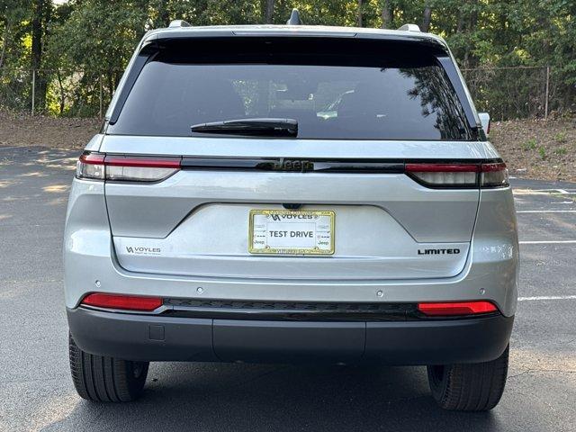 new 2025 Jeep Grand Cherokee car, priced at $43,327
