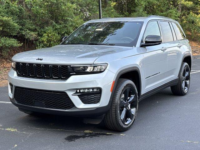new 2025 Jeep Grand Cherokee car, priced at $43,327