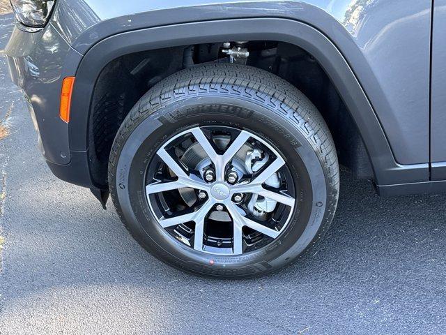 new 2025 Jeep Grand Cherokee car, priced at $44,450