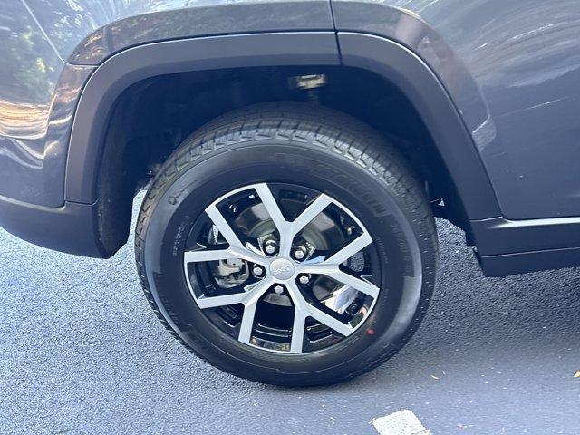 new 2025 Jeep Grand Cherokee car, priced at $44,450