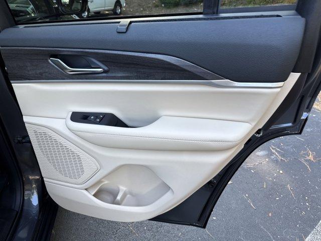 new 2025 Jeep Grand Cherokee car, priced at $44,450