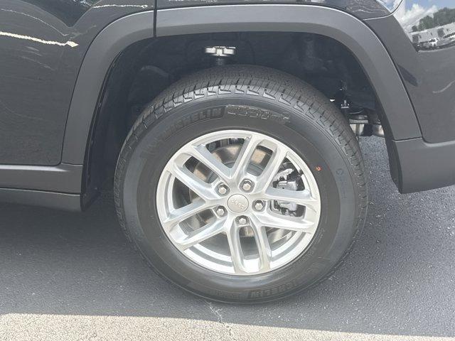 new 2025 Jeep Grand Cherokee car, priced at $37,203