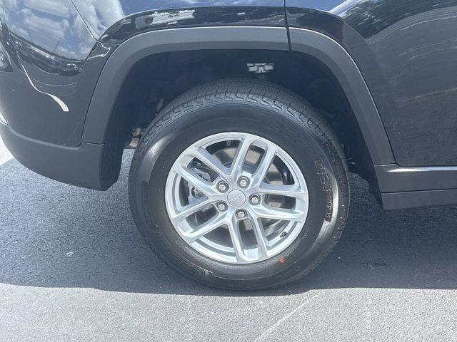 new 2025 Jeep Grand Cherokee car, priced at $37,203