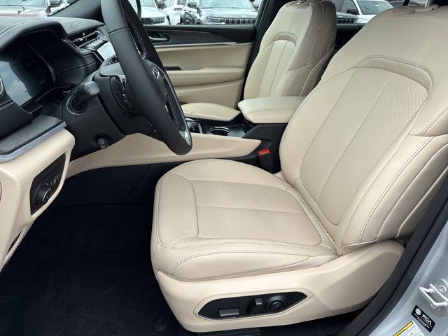 new 2025 Jeep Grand Cherokee L car, priced at $46,668