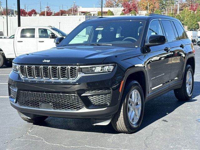 new 2025 Jeep Grand Cherokee car, priced at $37,988