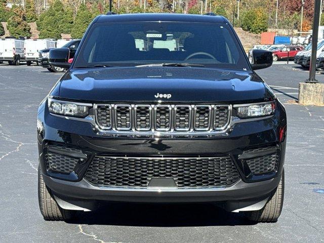 new 2025 Jeep Grand Cherokee car, priced at $37,988