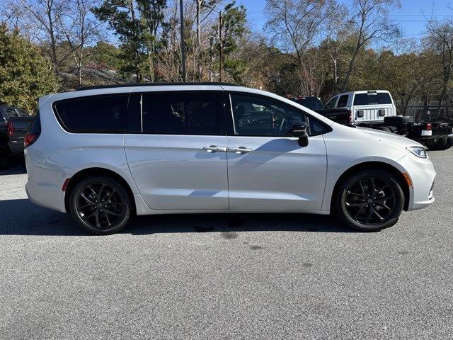 new 2026 Chrysler Pacifica car, priced at $42,906