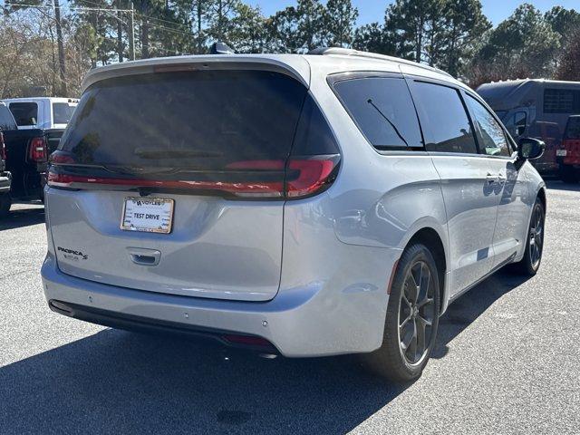 new 2026 Chrysler Pacifica car, priced at $42,906