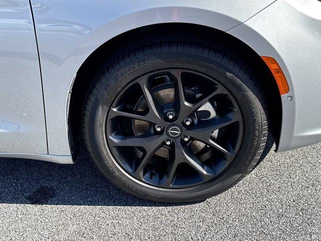 new 2026 Chrysler Pacifica car, priced at $42,906