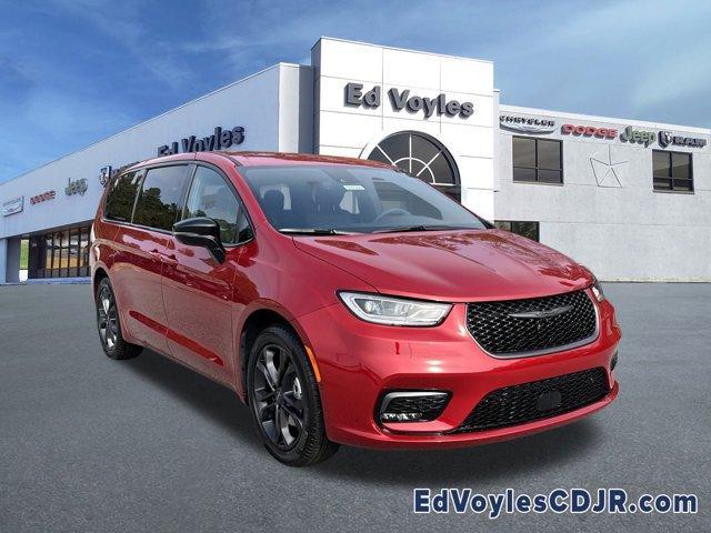 new 2026 Chrysler Pacifica car, priced at $42,138