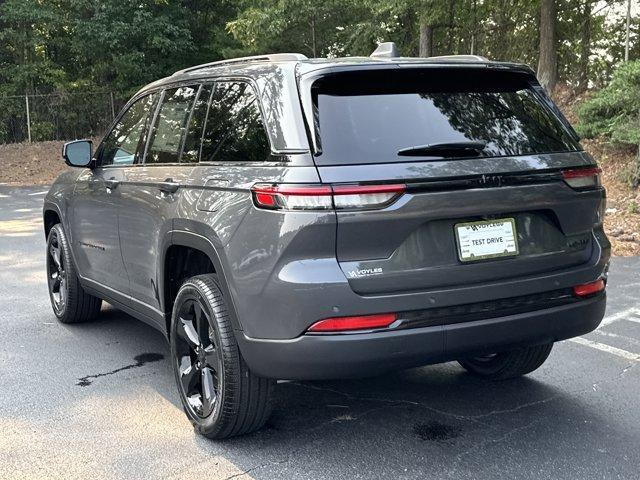 new 2025 Jeep Grand Cherokee car, priced at $43,084