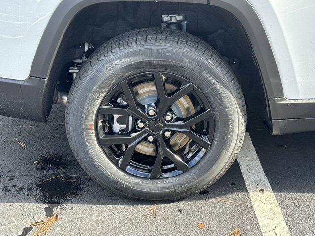 new 2025 Jeep Grand Cherokee L car, priced at $40,435