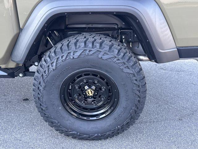 new 2025 Jeep Gladiator car, priced at $47,594