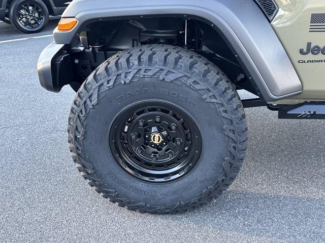 new 2025 Jeep Gladiator car, priced at $47,594