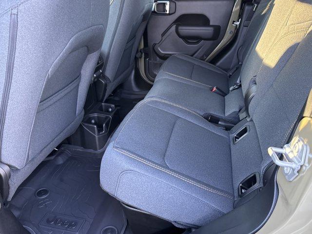 new 2025 Jeep Gladiator car, priced at $47,594