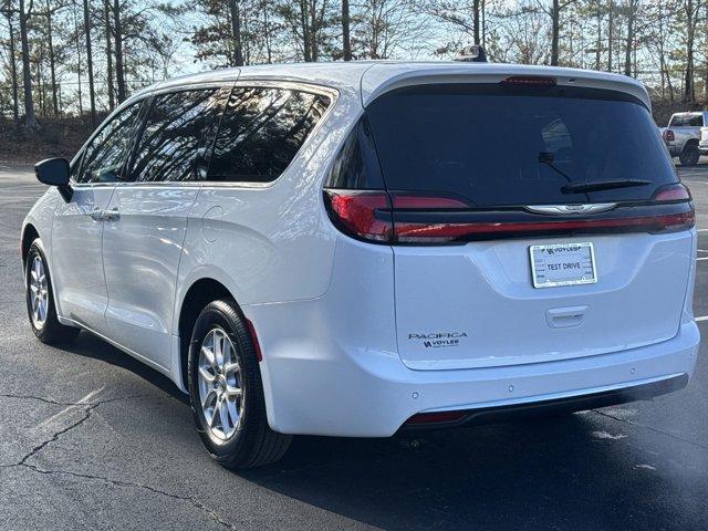 new 2025 Chrysler Pacifica car, priced at $37,645