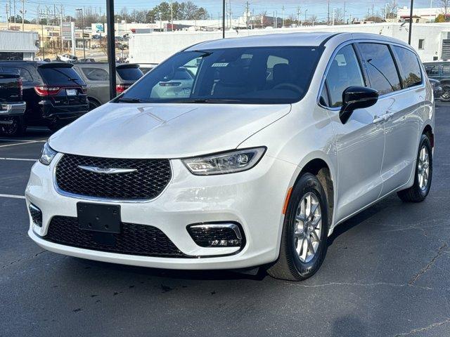 new 2025 Chrysler Pacifica car, priced at $37,645