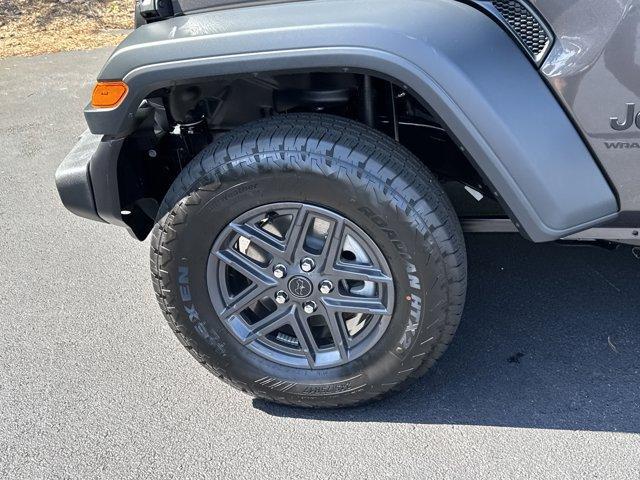 new 2025 Jeep Wrangler car, priced at $43,017