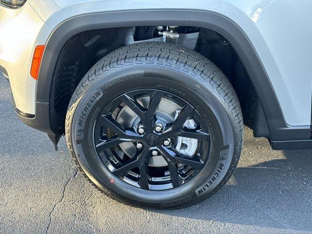 new 2025 Jeep Grand Cherokee L car, priced at $41,678
